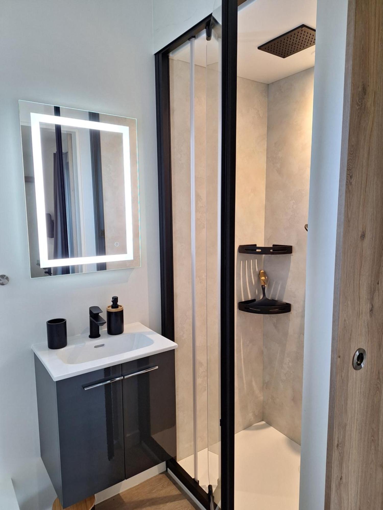 L'escapade Montaise Prive Holiday home *